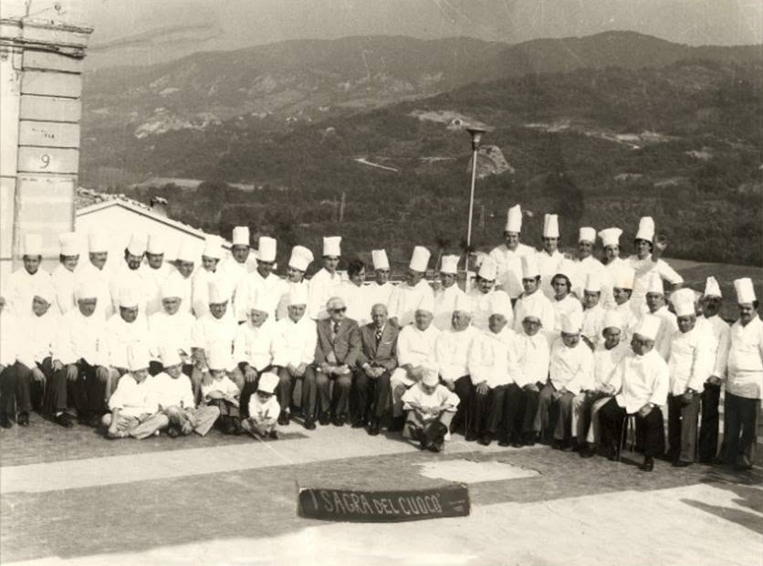 La foto di gruppo della prima Sagra del Cuoco a Villa Santa Maria